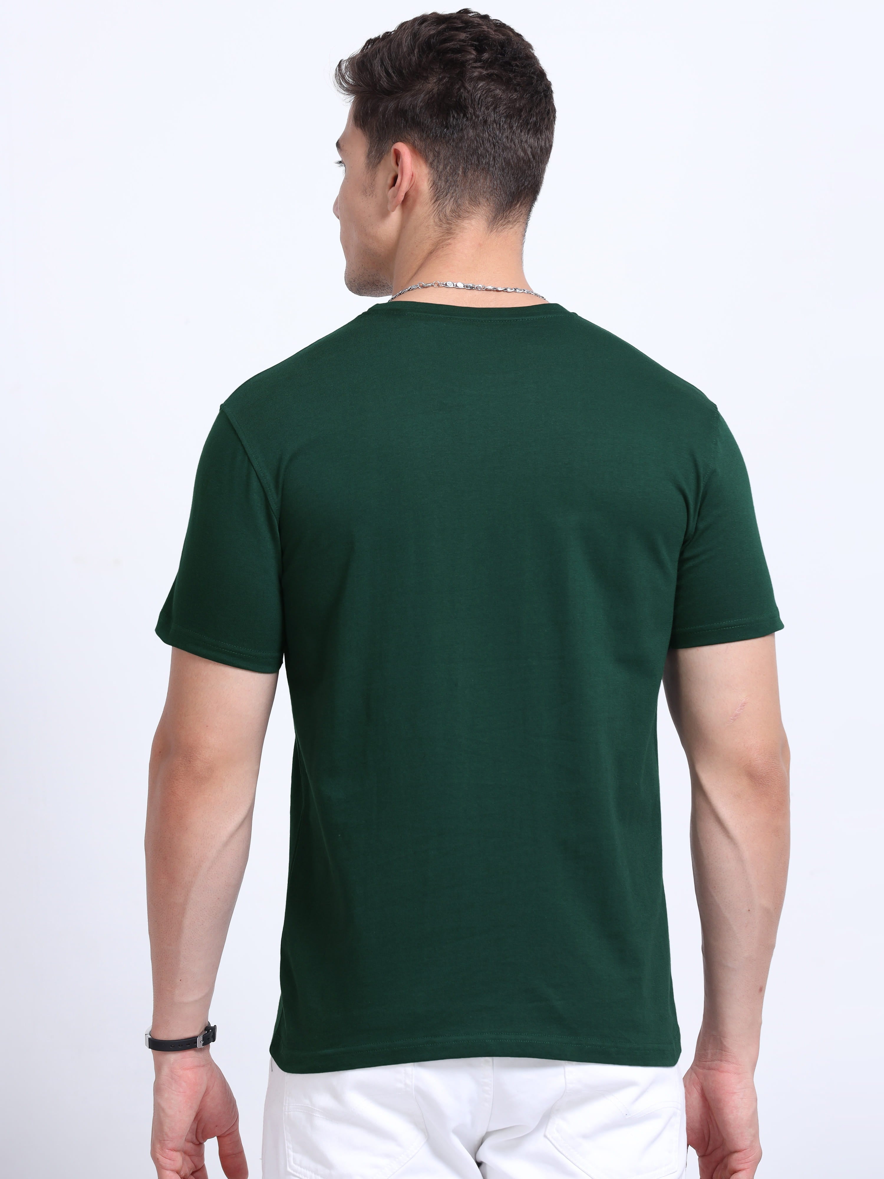 Man wearing a t-shirt with back view in bottle green 