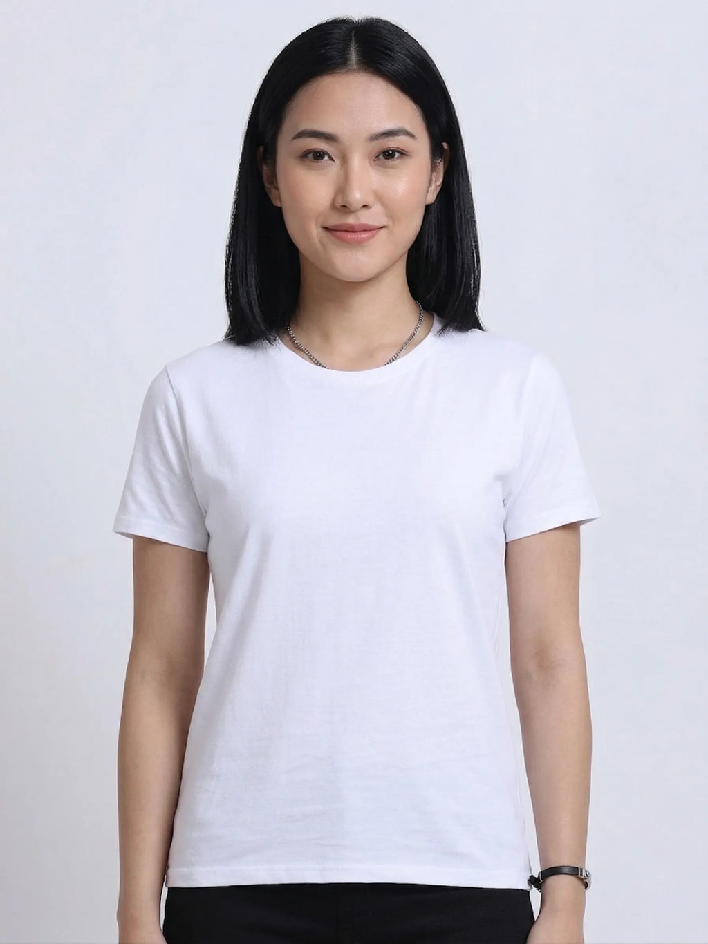 Woman wearing a t-shirt with front view in  white 