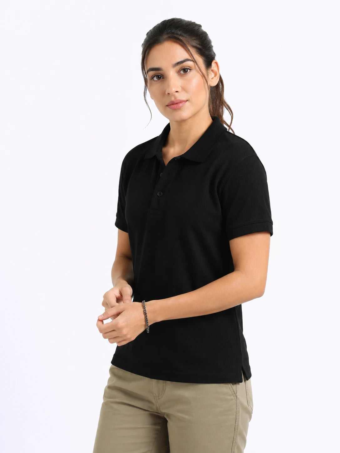 photo view of women Wearing  organic cotton polo t-shirt black 
